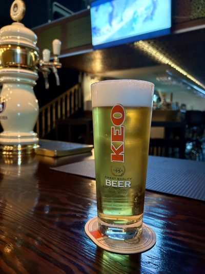 CHEERS BAR