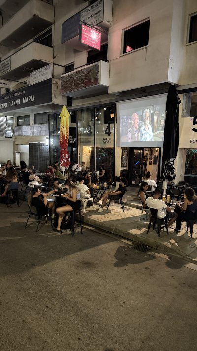 The Brewing Hand BEER HOUSE// SIGNATURE STREET FOOD//BARBER SHOP//WORKSPACE