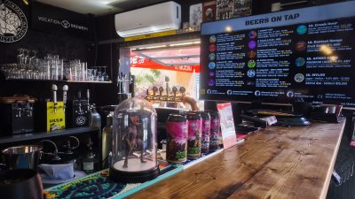 The Brewing Hand BEER HOUSE// SIGNATURE STREET FOOD//BARBER SHOP//WORKSPACE