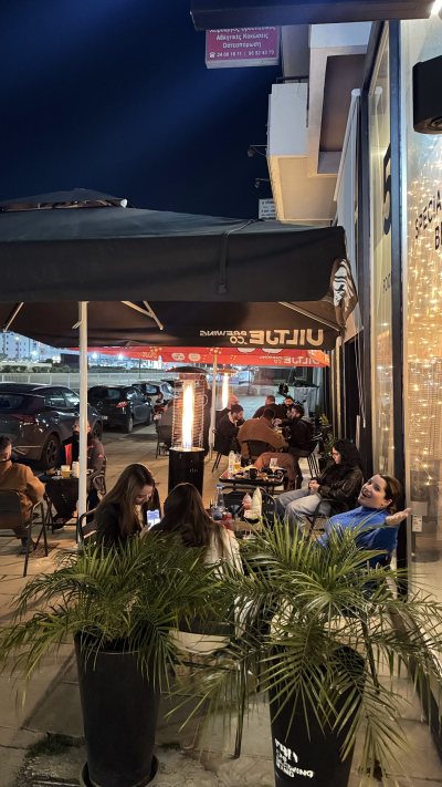 The Brewing Hand BEER HOUSE// SIGNATURE STREET FOOD//BARBER SHOP//WORKSPACE