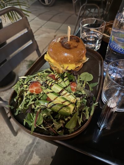 The Brewing Hand BEER HOUSE// SIGNATURE STREET FOOD//BARBER SHOP//WORKSPACE