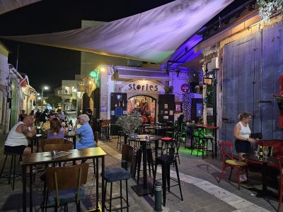 Stories Coctail & Wine Bar