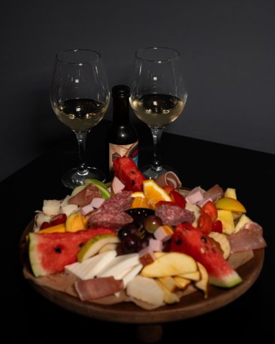 Stories Coctail & Wine Bar