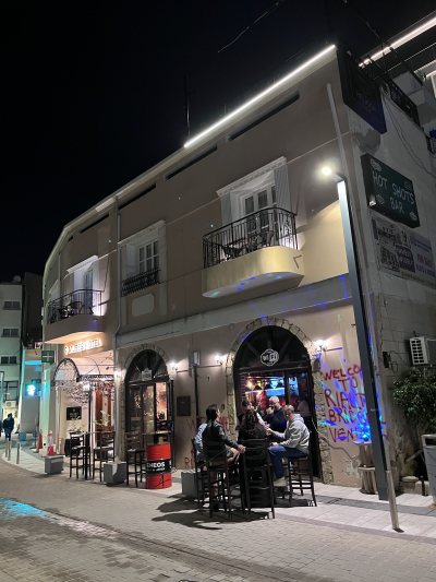 Hot Shots Music Bar