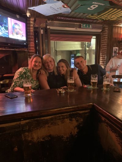 Hot Shots Music Bar