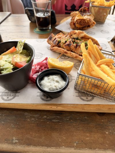 Blooms Bar & Grill