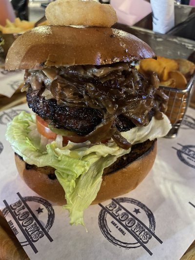 Blooms Bar & Grill