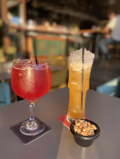 Piedra All Day Cafe Lounge Bar.