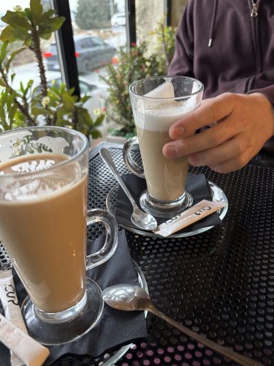 Piedra All Day Cafe Lounge Bar.