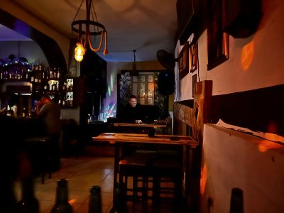 CRAFT BAR