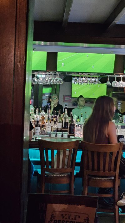 Bar 107