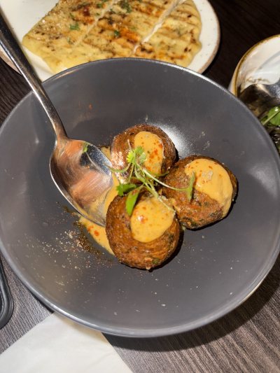 Topika Meze Bar