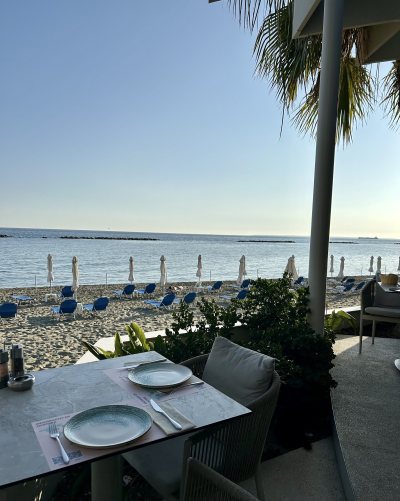 Puesta Oyster Bar & Grill
