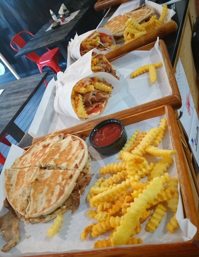 PITA PITA PSITOGEFSEIS
