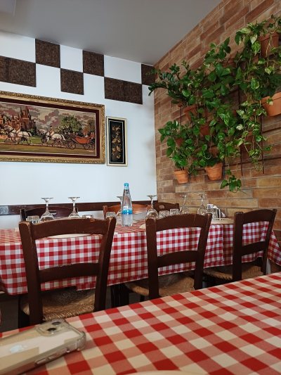 Taverneio to Istorikon