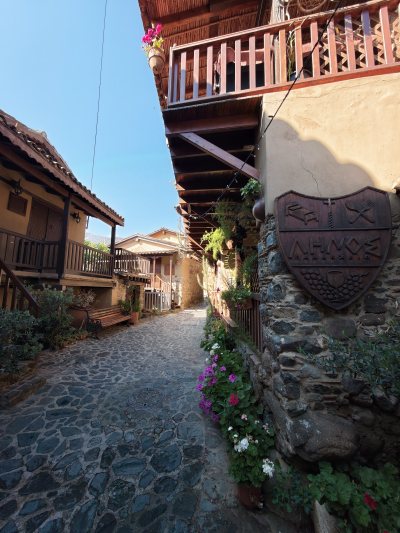 Linos Inn