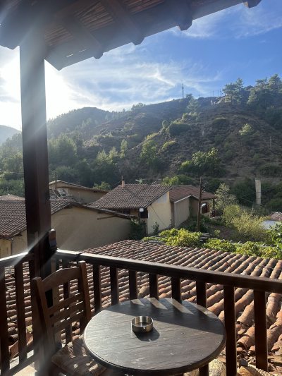Linos Inn