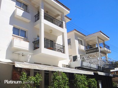 PLATINUM cafe - restaurant / suites