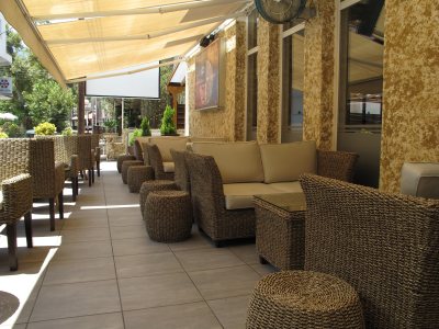 PLATINUM cafe - restaurant / suites