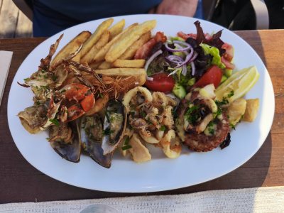No. 9 Lounge & Restaurant