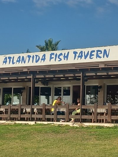 Atlantida Beach Bar & Tavern