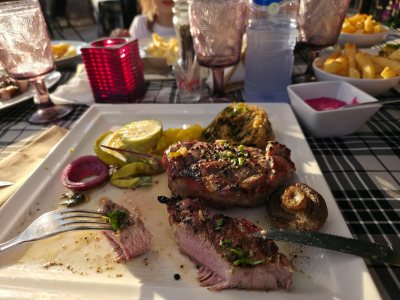 Costa's Koloni Tavern