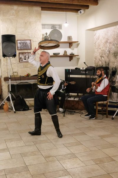 Mezedogonia Tavern