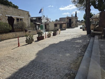 Kathikas Square Gin Bar