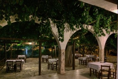 Kasparis Tavern