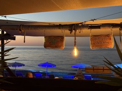 Island Beach Bar and Restaurant