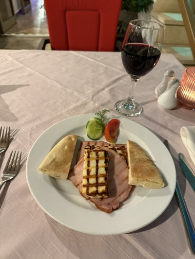 Les Amis Restaurant