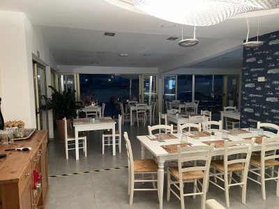 Sunset Breeze Restaurant & Lounge