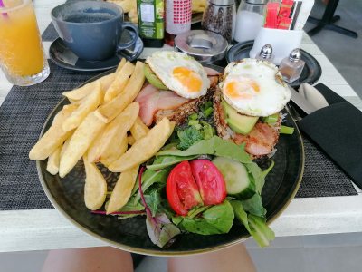 Oasis Lounge Bar-Bistro Pegeia