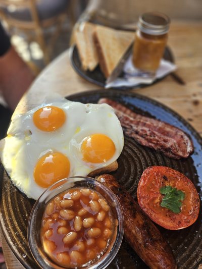 Saddles Café & Bar