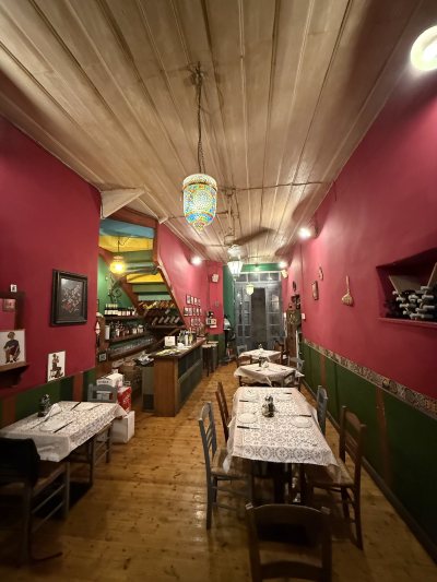 Kafeneio Mageireio Giagkini, Cypriot Tavern