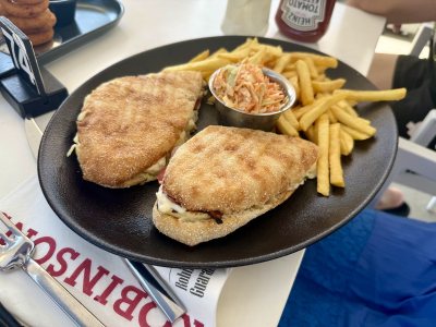 Robinson's Food & Bar