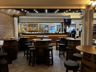 Flames restaurant and bar