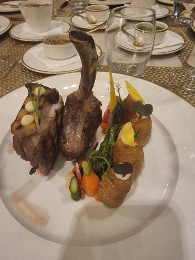 Ezra Fine Dining Restaurant (Adults Only)