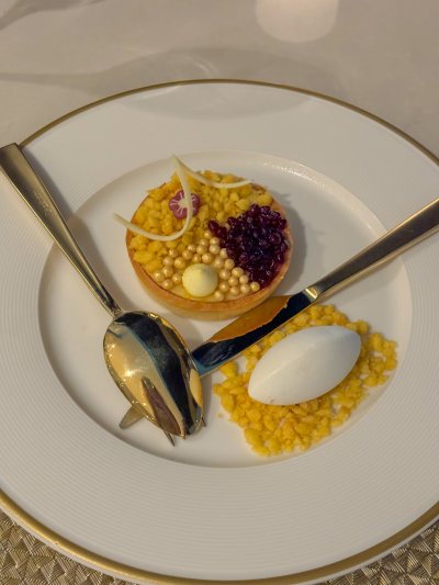 Ezra Fine Dining Restaurant (Adults Only)