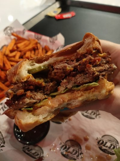 Oldy's Burgers