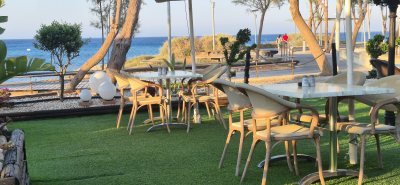 Zafeiros Bar & Restaurant