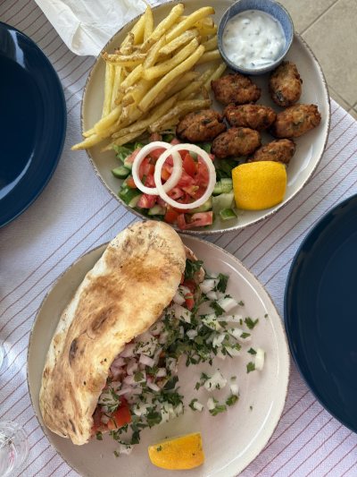 K O N N O S Grill Cuisine