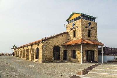 En Plo, Gallery