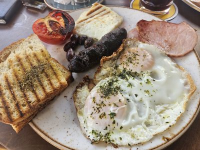 Lazaris BakeryBar