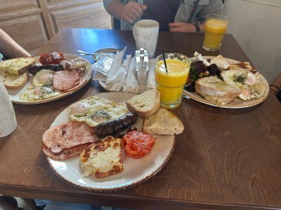 Lazaris BakeryBar