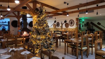 To Varelli Traditional Tavern
