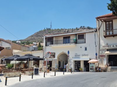 Marikkou pou ta Lefkara - Local Coffee Shop