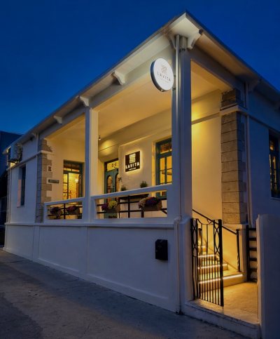 Lavita Cafe Bar
