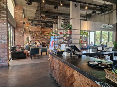Caffè Nero Oroklini