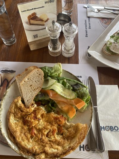 Hobo Cafe & Restaurant